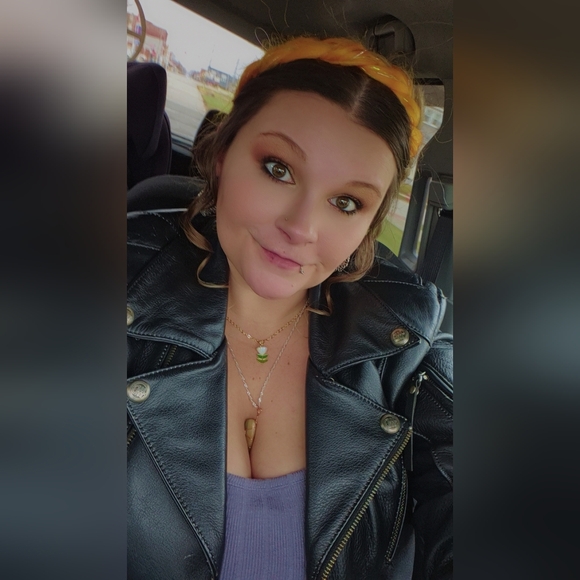 Meet your Posher, Shelby Briana - Picture 5 of 10